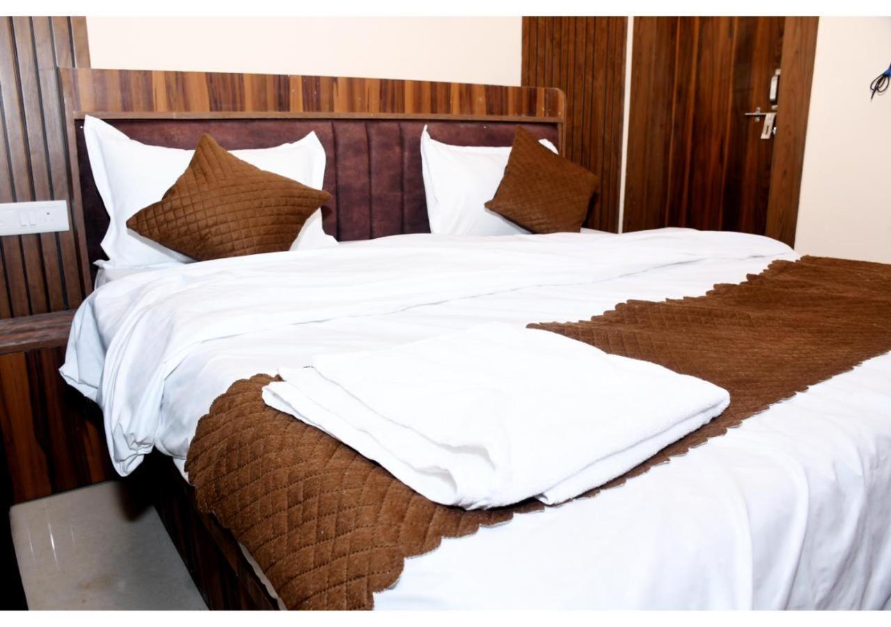 Tirupati Balaji Inn Bageshwar Dham Basari Exterior photo
